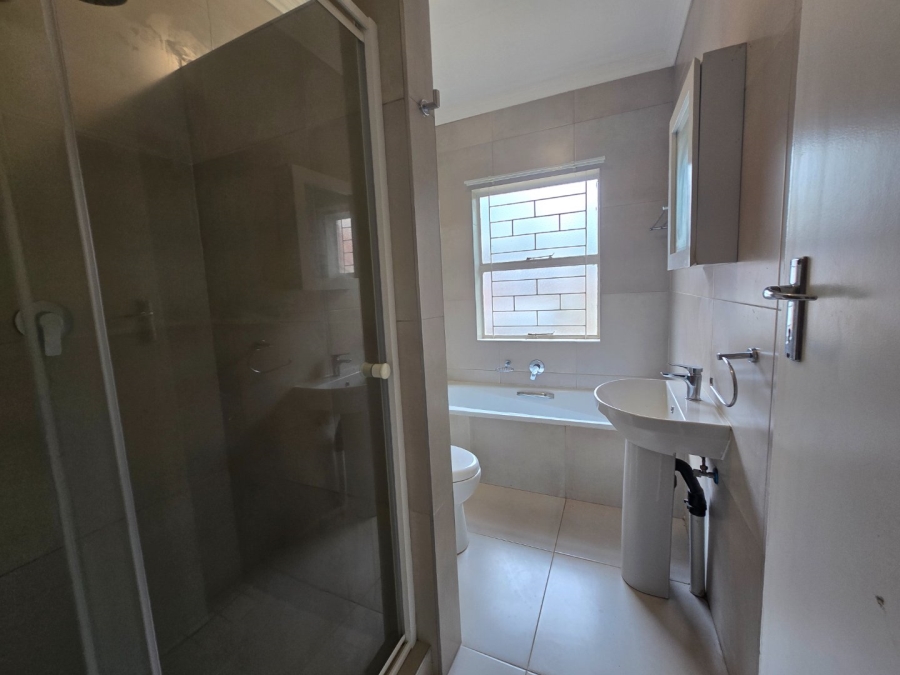 2 Bedroom Property for Sale in Langenhovenpark Free State